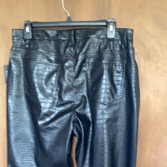 Offer $15 Baccini embossed black beauty pant faux crocodile animal print 12 - Picture 16 of 17